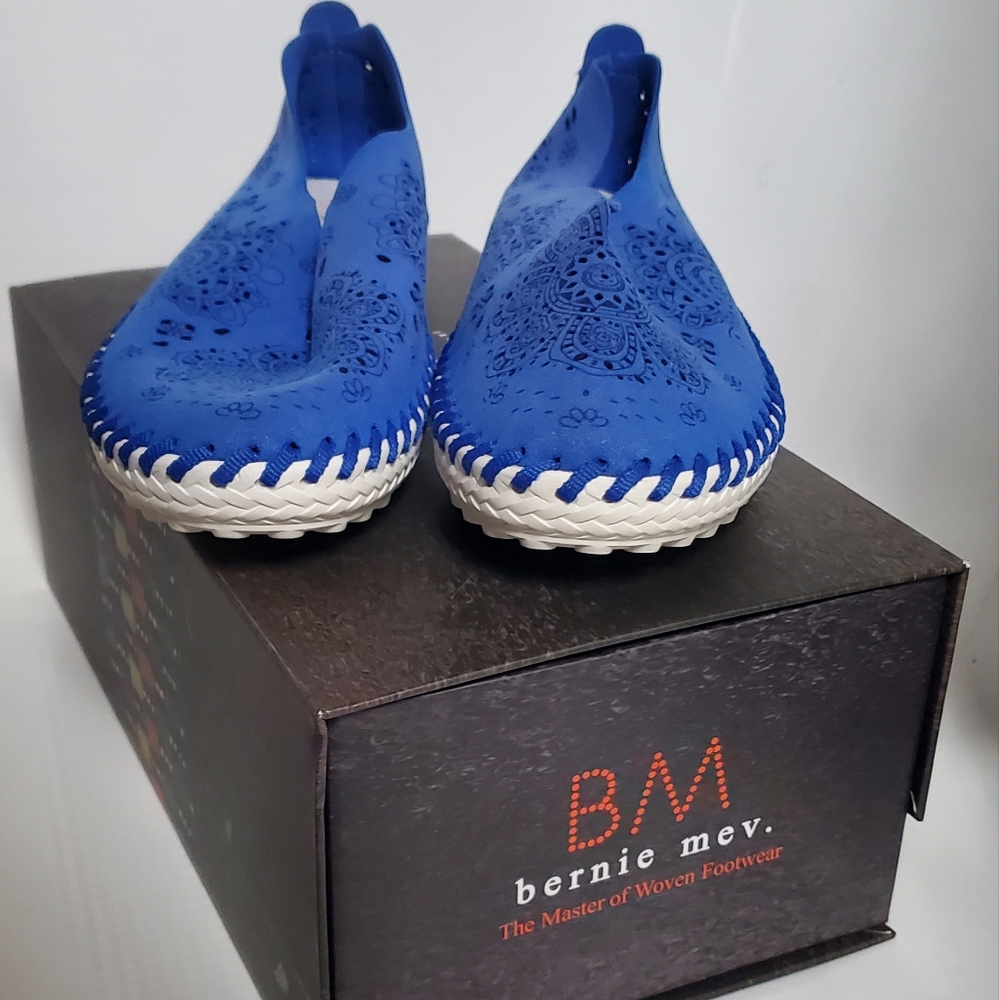 Bernie Mev bright  blue memory foam shoes sz 36 EU